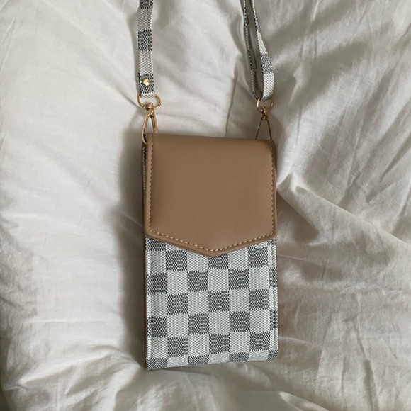 Handbags - NWT small crossbody purse for cards and phone